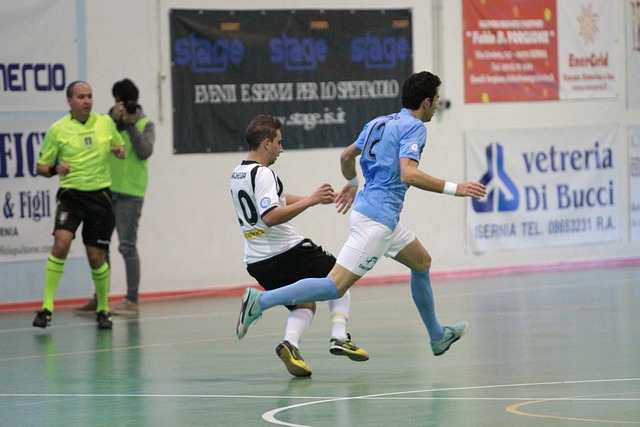 在篮下与中 在篮下与中